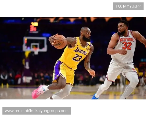 詹姆斯52分三双华丽,湖人加时险胜尼克斯